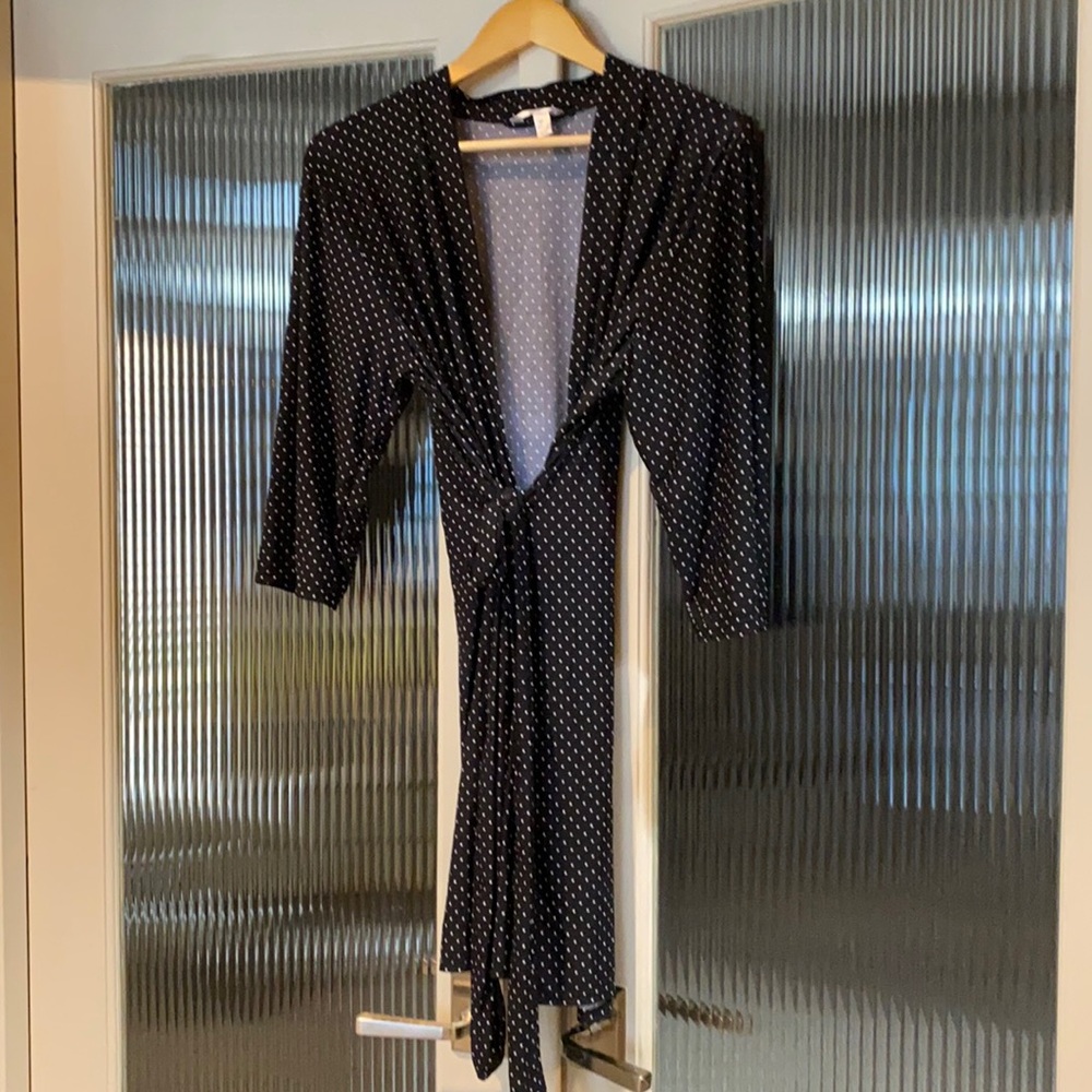 Robe white polka dot